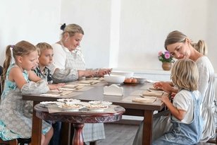 Atraskite vietinį maistą, bendrus maršrutus ir istorijas