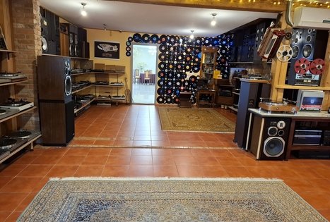 Alės Podėnienės sodyba