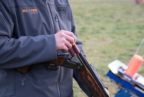 Šaudymas į skriejančias lėkšteles „50 taikinių“