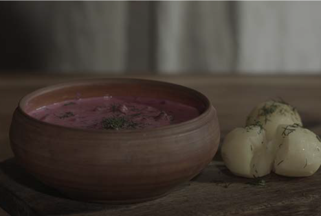 Šaltibarščiai Rūtos Sakalienės sodyboje