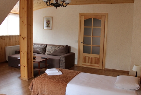 A. Ašmonienės sodyba