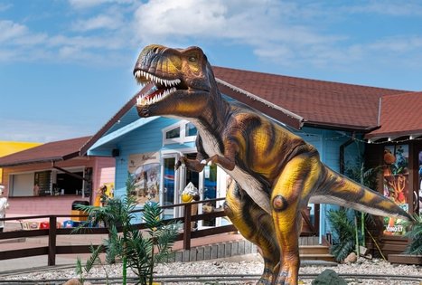 Dinozaurų parkas Dino.lt Radailiai ir Apverstas namas