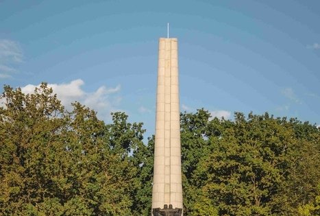 Monument to Steponas Darius and Stasys Girėnas
