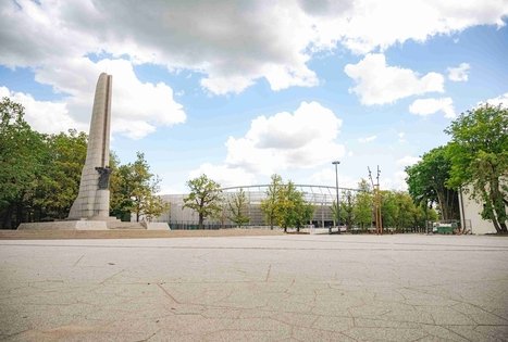 Monument to Steponas Darius and Stasys Girėnas