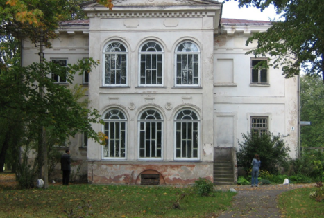 Antašavos dvaras su parku