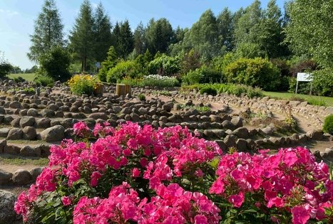 Energetinių labirintų ir geometrinių figūrų parkas