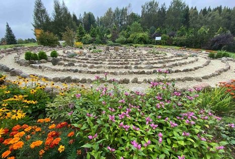 Energetinių labirintų ir geometrinių figūrų parkas