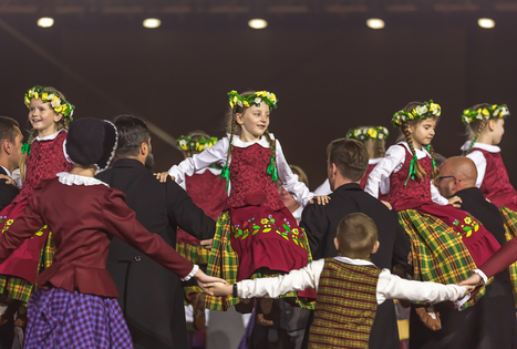 Dainų ir šokių šventės Baltijos valstybėse: atitikmens nėra visame pasaulyje