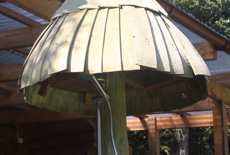 Japoniška pirtis-karštas lauko kubilas