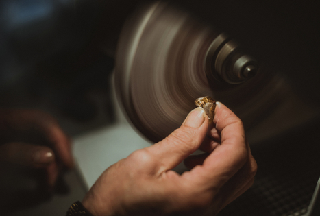 Jewellery design: a special craft for those who are meticulous, patient and creative