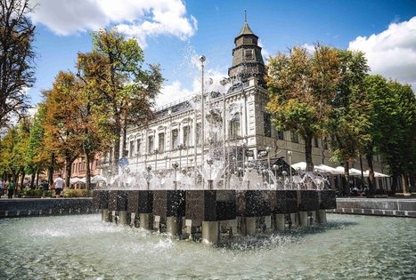 Fountain in Avenue of Freedom (Laisvės Alėja)
