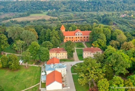 Raudondvaris Castle Park