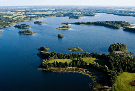 Rubikių ežeras su 16 salų