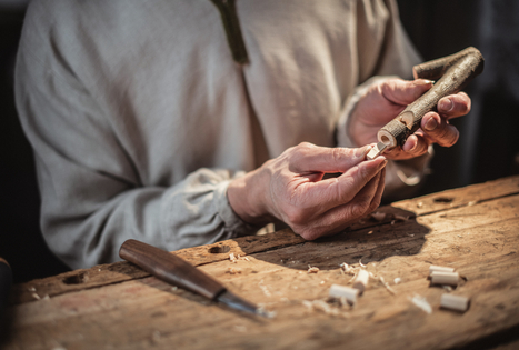 The craft of making musical instruments: musicians who have become artisans