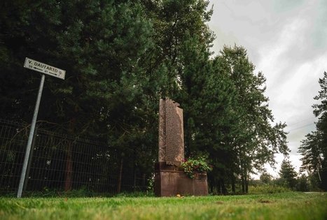 Vladas Dautartas monument