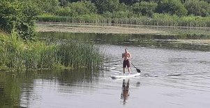 pasiplaukiojimas irklentemis mini golfas