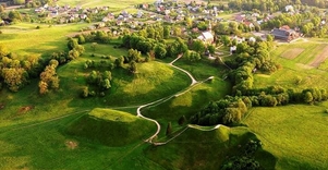 Kernavės piliakalniai