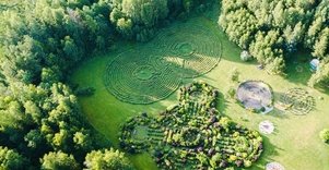 Energetinių labirintų ir geometrinių figūrų parkas